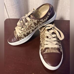 Michael Kors Womans MK Monogram City Sneakers Tennis Shoes Mocha Size 7